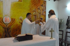 044.-2-Bezcenna-relikwia.-Przekazanie