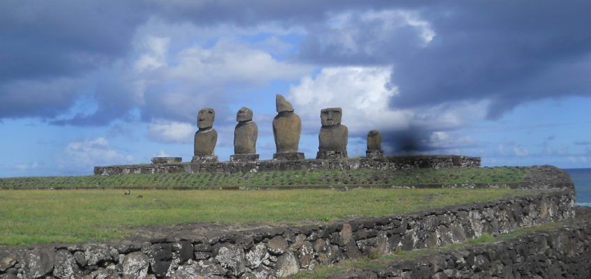 Ślady pod Krzyżem Południa – Gigantyczny Moai