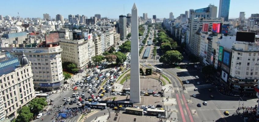 Ślady pod Krzyżem Południa.  SPOJRZENIE NA STOLICĘ Z „KOŃCA ŚWIATA”